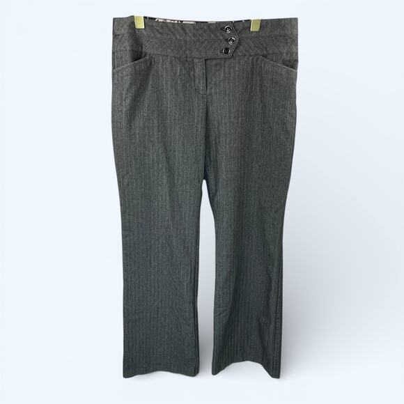 Joe B Pants - Joe B by Joe Benbasset Women's Gray pinstripe streight leg dress pants sz 13
